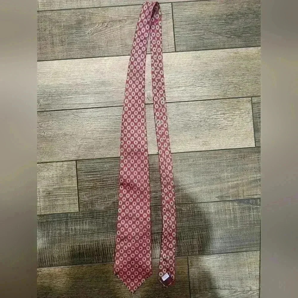 Gant Burgundy Medallion Silk USA Made Neck Tie Necktie 3.25" 57"